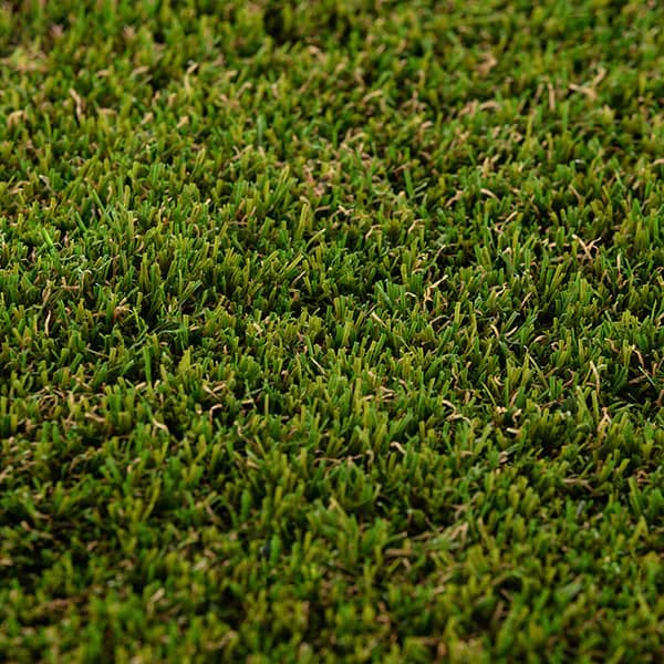 Pasto sintético Emerald 40 — Residencial